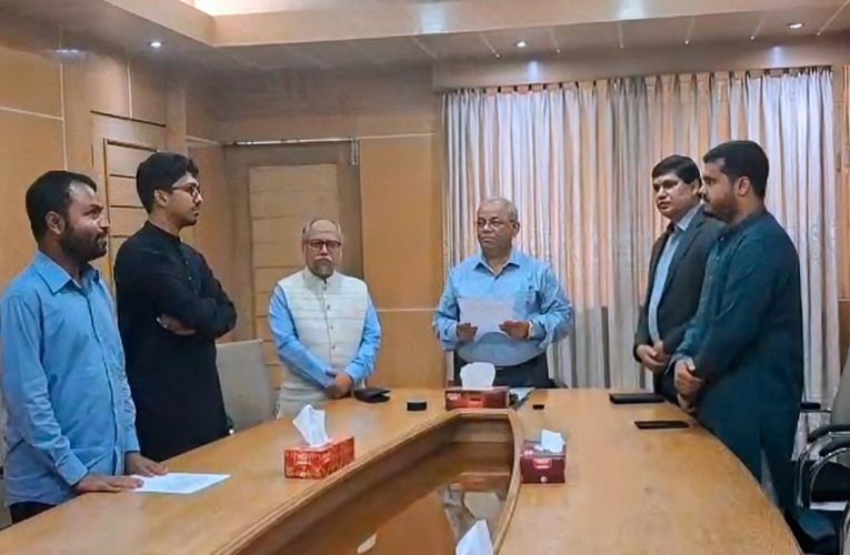 ধর্ষণ নিয়ে বিতর্কিত পোস্ট, প্রায় এক বছর পর শপথ নিলেন চাকসু নেতা আকাশ দাস